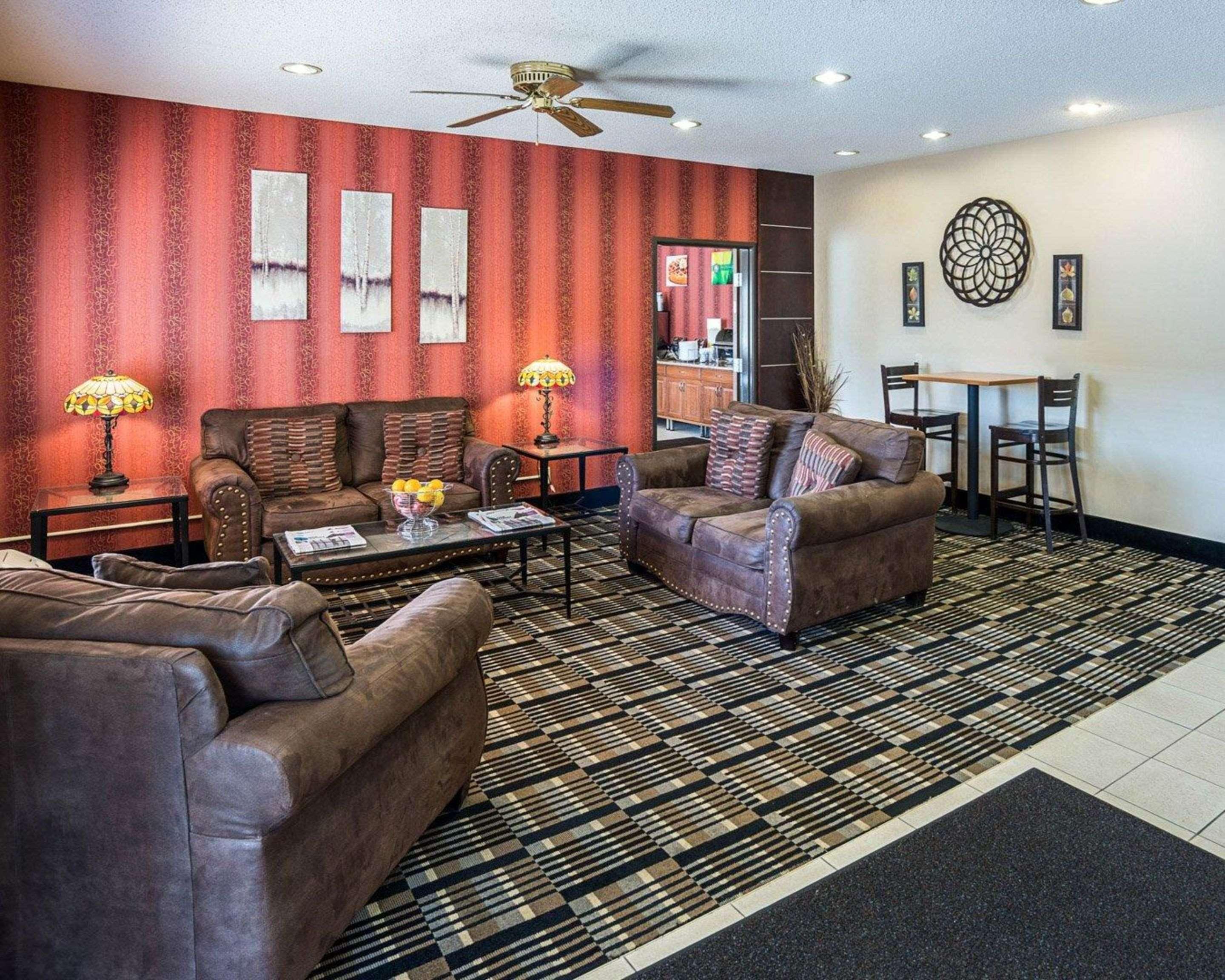 Quality Inn Бруклин-Сентер Экстерьер фото